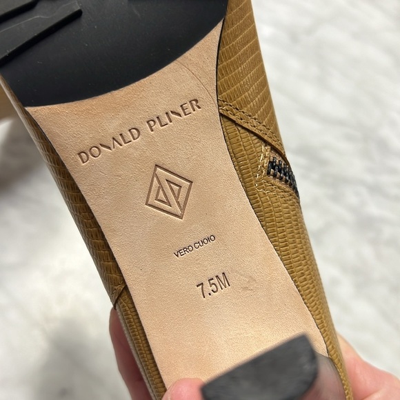 Donald J Pliner Deniz 82 Leather Pointed Toe Ankle Boot NEW Size 7.5 - Picture 8 of 12